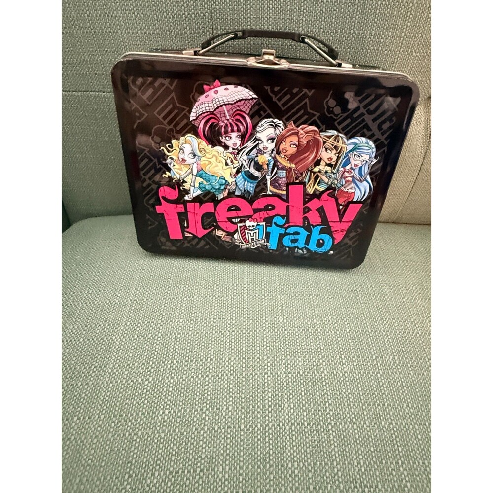 Monster High Freaky Fab Embossed Tin Lunch Box Tote 2011